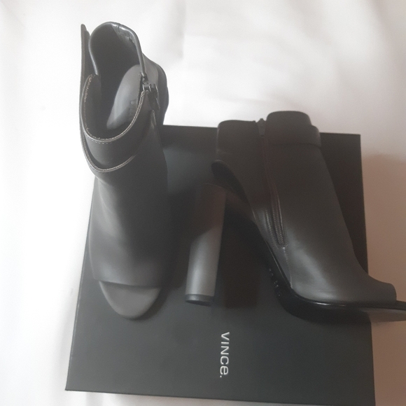 Vince Leather Block Heel Peep Toe Ankle Booties Sz-10 - Picture 12 of 15